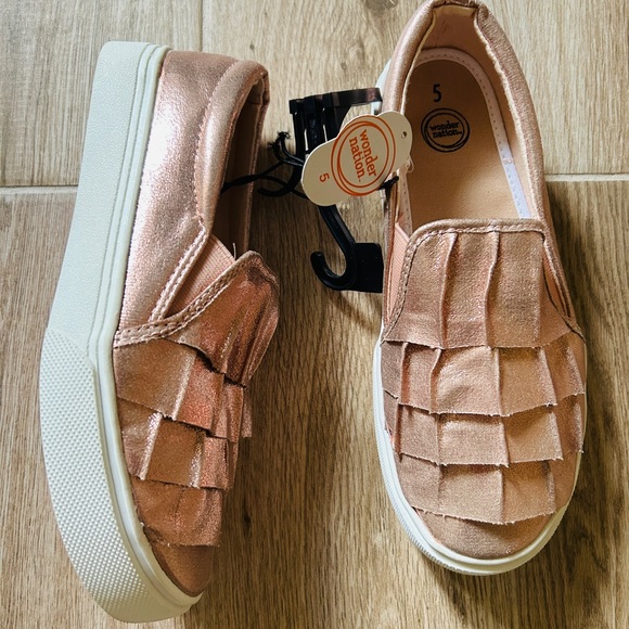 Wonder Nation Girls Pink Metallic Ruffle Slip on sneakers size 5 - Picture 3 of 4
